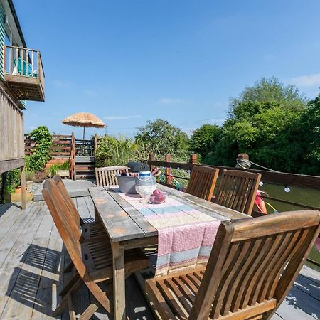 Riverside Escape Iden Rye Villa Exterior photo