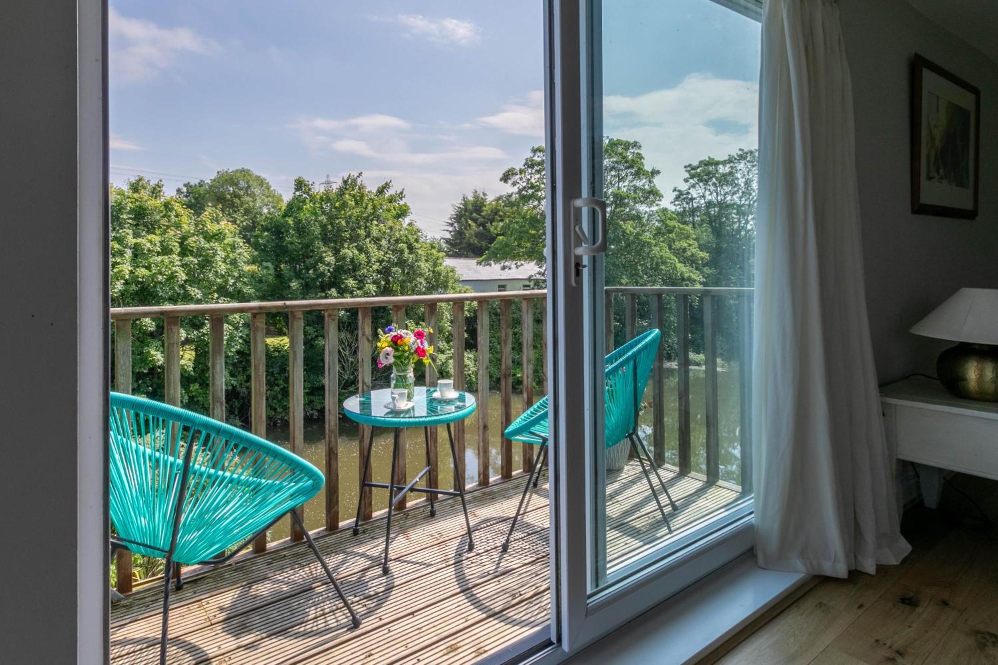 Riverside Escape Iden Rye Villa Exterior photo