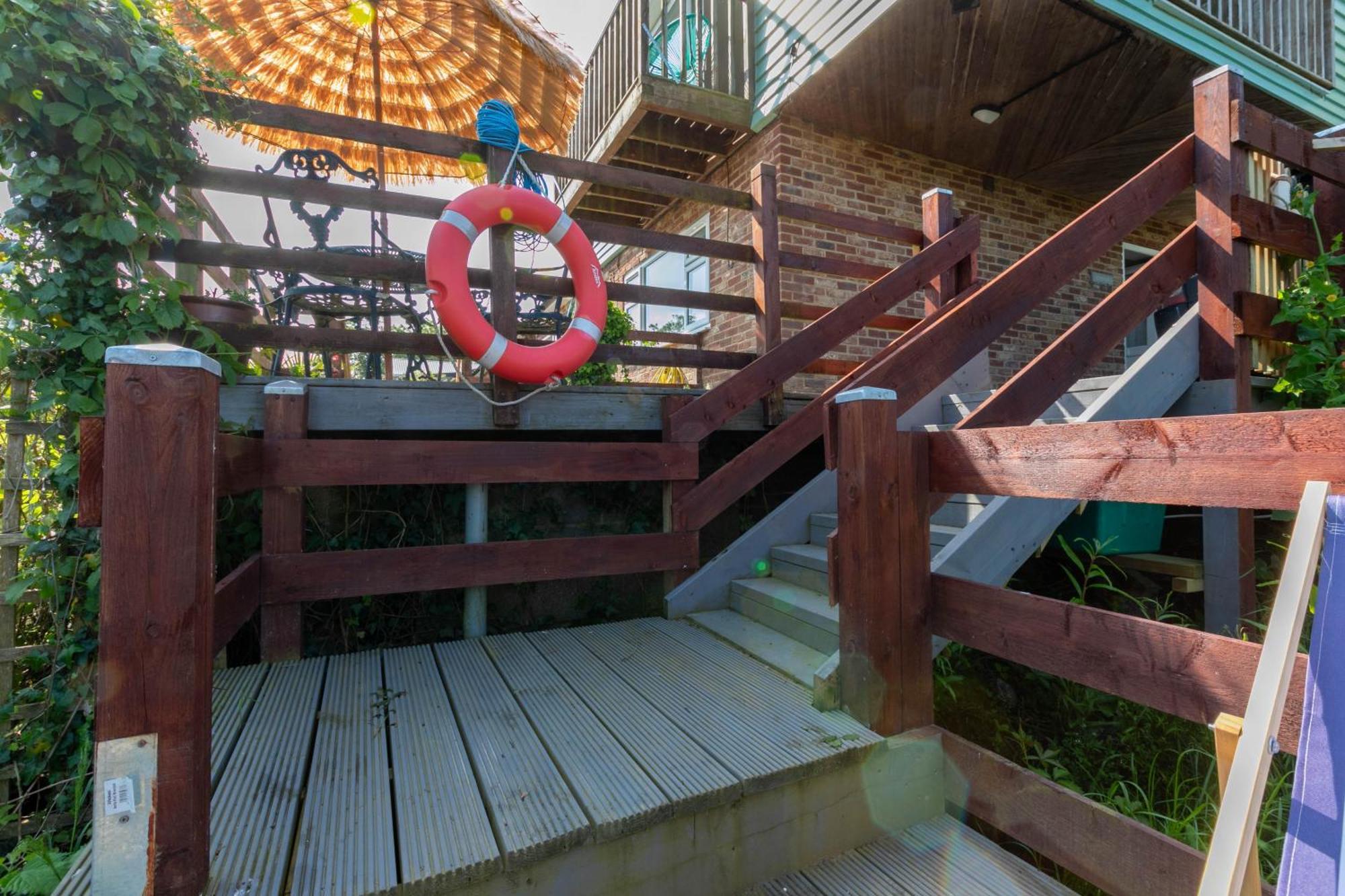 Riverside Escape Iden Rye Villa Exterior photo