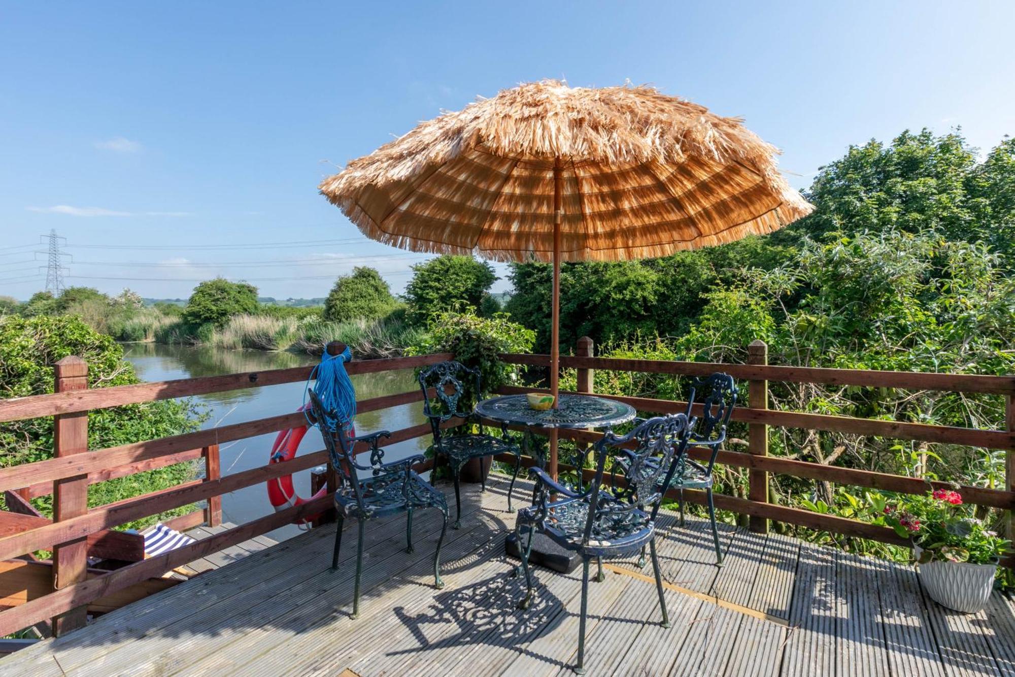 Riverside Escape Iden Rye Villa Exterior photo